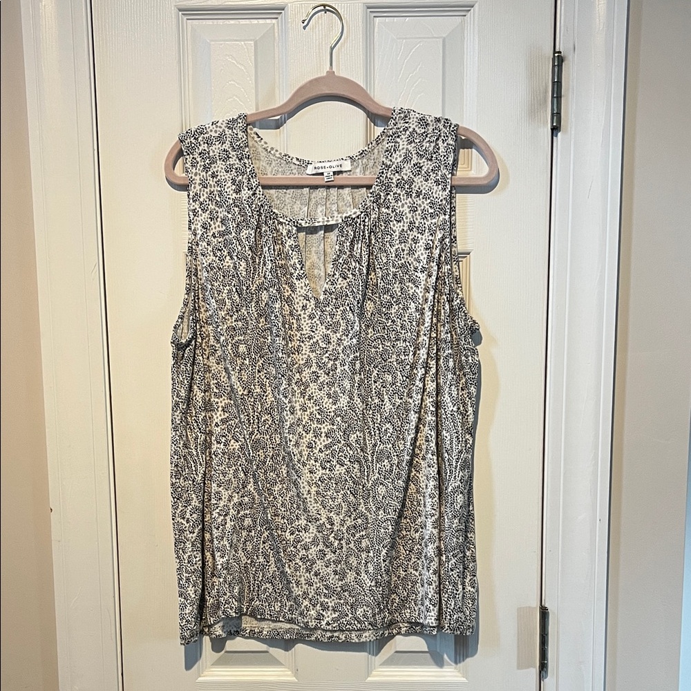 Rose & Olive Black and White Floral Blouse